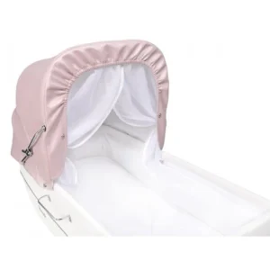 Poussette rétro Renee 3 en 1 avec nacelle confortable, grandes roues et design vintage. Fabrication européenne. Disponible sur Le Coin de Lara.