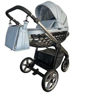 Poussette urbaine trio 3-en-1 avec nacelle 3D et siège réversible – Design exclusif fabriqué en Europe. Finitions en aluminium brossé et tissu respirant, compatible naissance à 4 ans