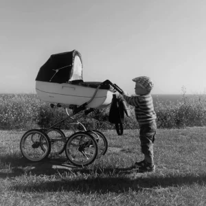 poussette rétro design en similicuir,poussette vintage maniable, poussette classique en similicuir grandes roues